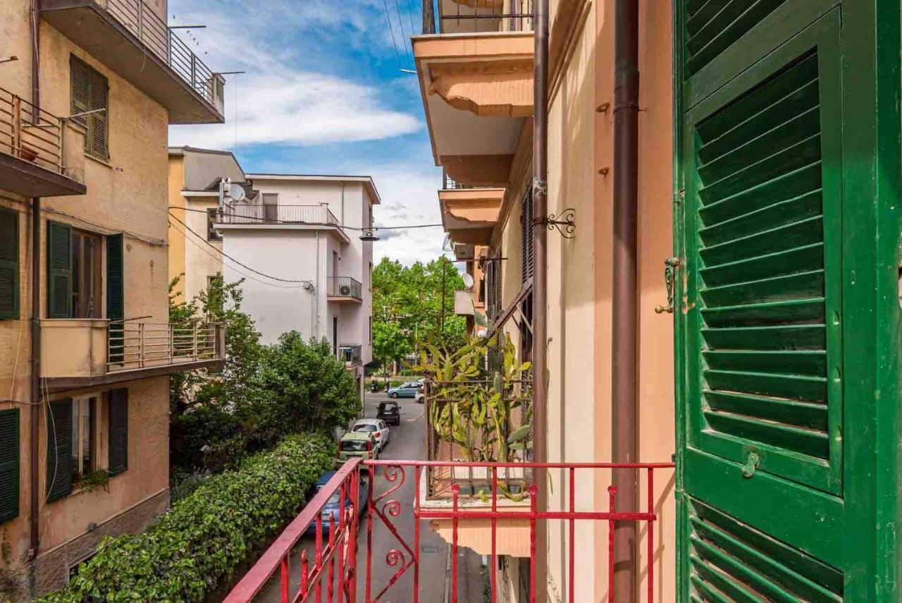 Yellove La Spezia Buitenkant foto