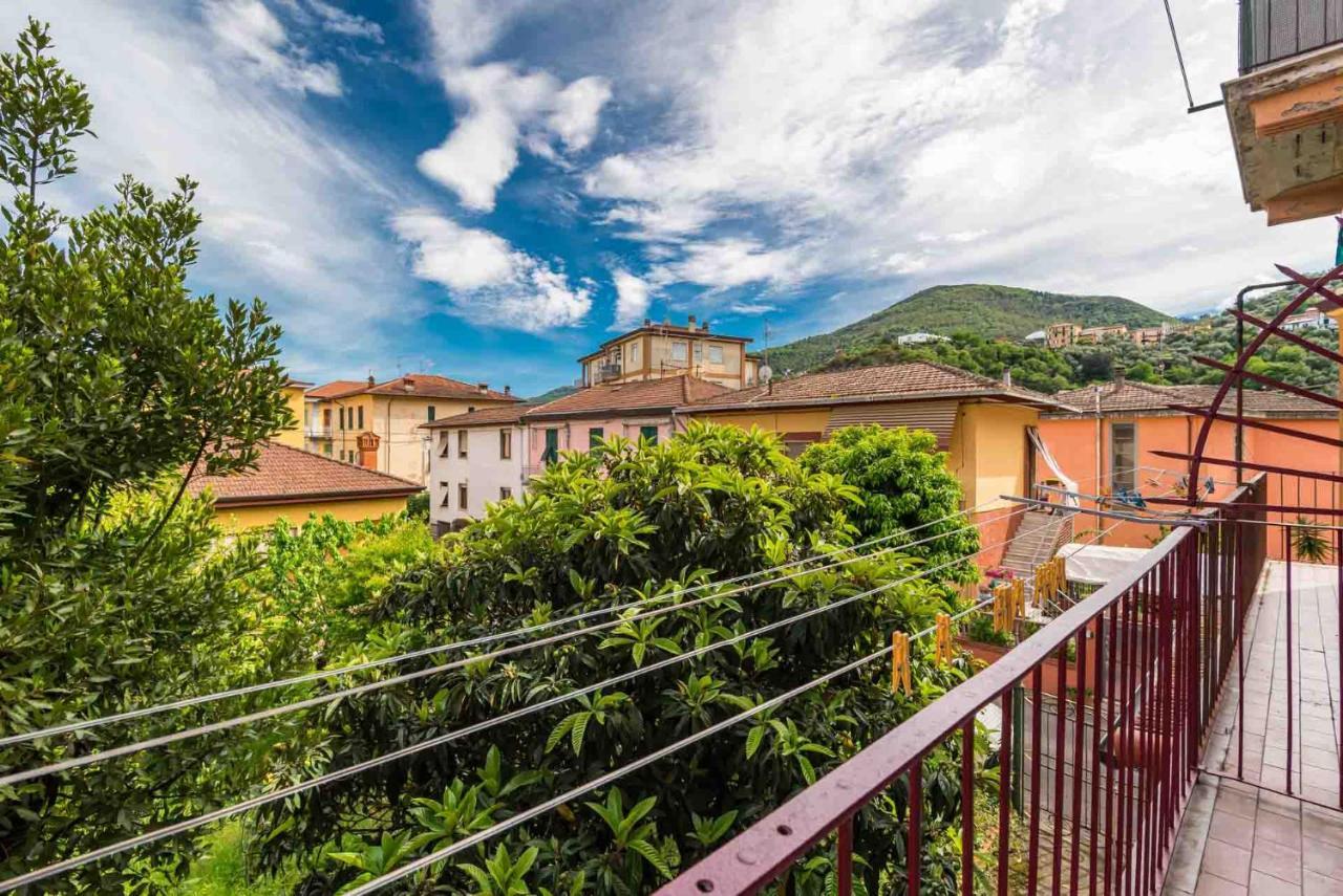 Yellove La Spezia Buitenkant foto
